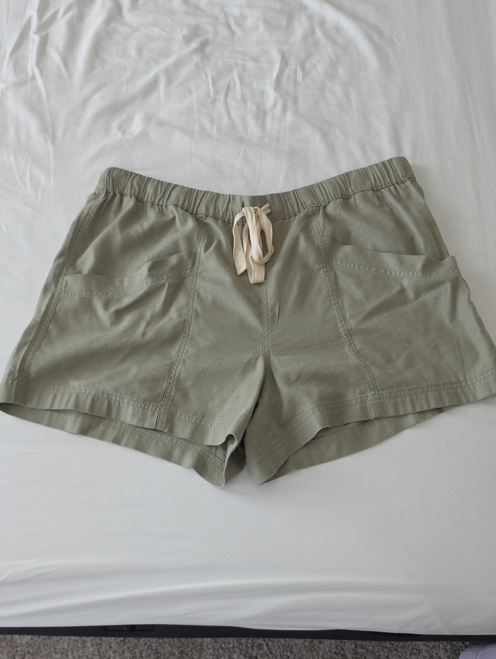 Universal Thread Olive Drawstring Athletic Shorts with Cream Tie